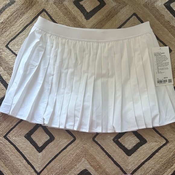 Lululemon high waisted pleated tennis Skirt - Picture 1 of 1